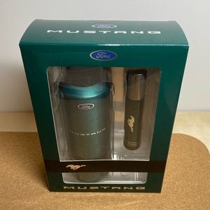 Ford Mustang Green Gift Set